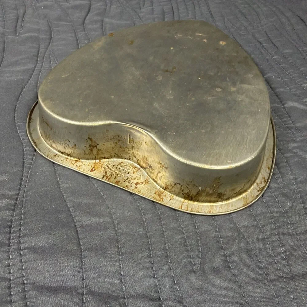 Vintage Bake King Heart Shaped Aluminum Cake Pan 9 Inch Valentine Baking